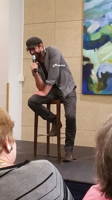 Bilbao-gale-harold-fanmeet-special-panel-by-monica-sep-26th-2015-006.jpg