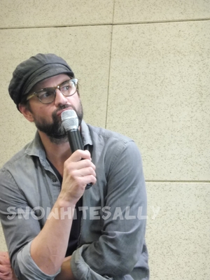 Bilbao-gale-harold-fanmeet-special-panel-by-sally-sep-26th-2015-002.jpg