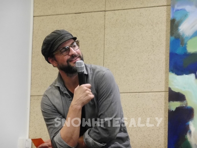 Bilbao-gale-harold-fanmeet-special-panel-by-sally-sep-26th-2015-004.jpg