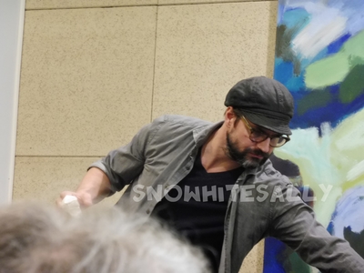 Bilbao-gale-harold-fanmeet-special-panel-by-sally-sep-26th-2015-005.jpg