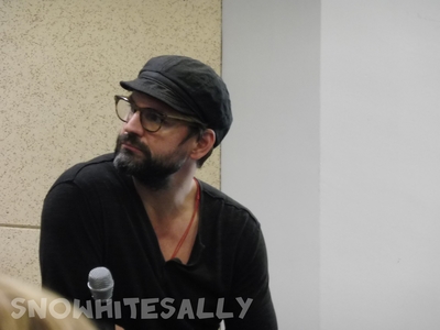 Bilbao-gale-harold-fanmeet-auction-panel-by-sally-sept-27th-2015-019.jpg
