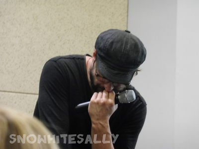 Bilbao-gale-harold-fanmeet-auction-panel-by-sally-sept-27th-2015-021.jpg