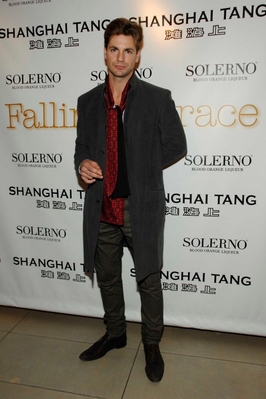 Falling-for-grace-premiere-asia-society-arrivals-jan-26th-2010-000.jpg