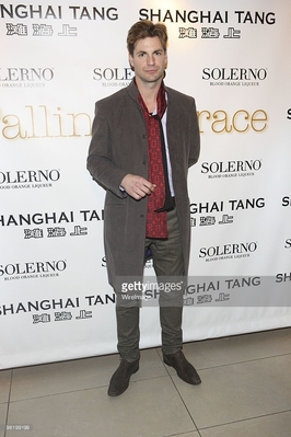 Falling-for-grace-premiere-asia-society-arrivals-jan-26th-2010-004.jpg