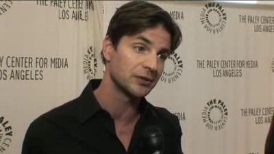 Hellcats-paleyfest-red-carpet-interview-part3-screencaps-sept-15th-2010-0151.png