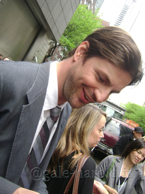 The-secret-circle-cw-upfront-arrivals-may-19th-2011-0007.jpg