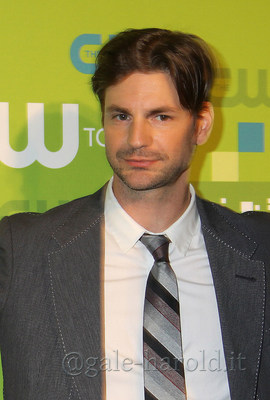 The-secret-circle-cw-upfront-arrivals-may-19th-2011-0011.jpg