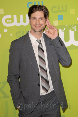 The-secret-circle-cw-upfront-arrivals-may-19th-2011-0012.jpg