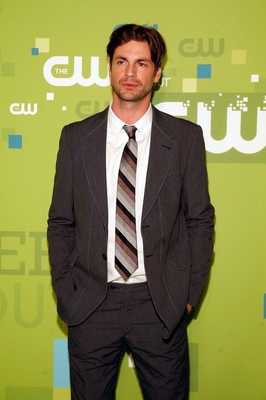 The-secret-circle-cw-upfront-arrivals-may-19th-2011-0015.jpg