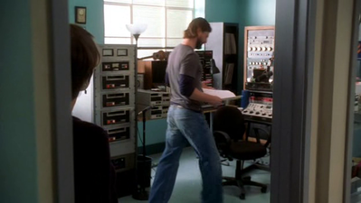 The-unit-1x10-screencaps-0084.png